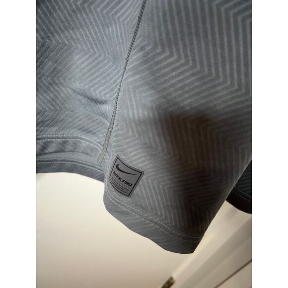 Nike Pro Men's Fitted Dri-Fit Mock Neck Training Shirt Grey Chevron ~ Size XXL - Picture 3 of 7